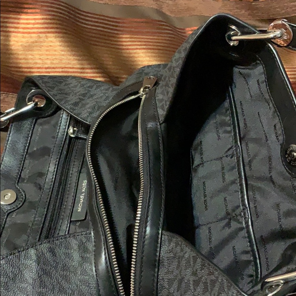 🎉SOLD🎉Michael Kors Bag - Picture 6 of 8